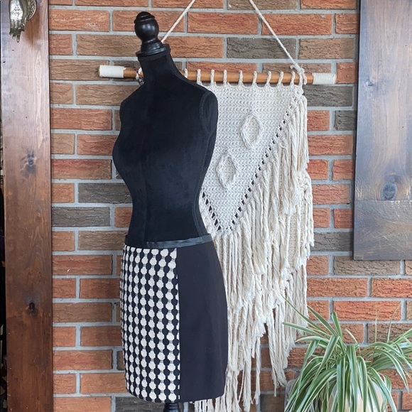 🖤 H&M Black & Cream Mini Skirt - Picture 2 of 6